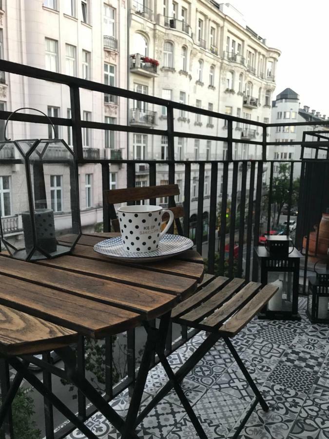 Warszawa Hoza Apartamento Exterior foto
